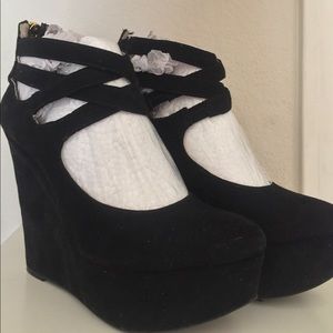 Platform Suede-like Black Wedges Size 6